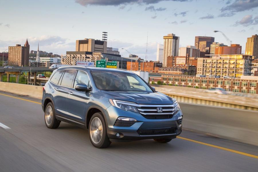  Honda Pilot 2015 года  (фото 4 из 107)